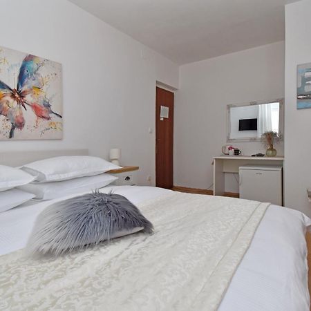 Apartment & Rooms Meri Tučepi エクステリア 写真