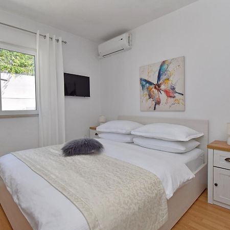 Apartment & Rooms Meri Tučepi エクステリア 写真