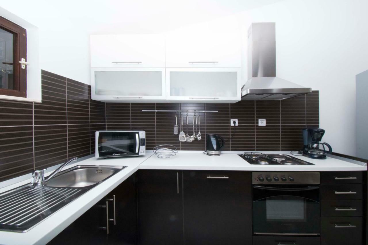 Apartment & Rooms Meri Tučepi エクステリア 写真