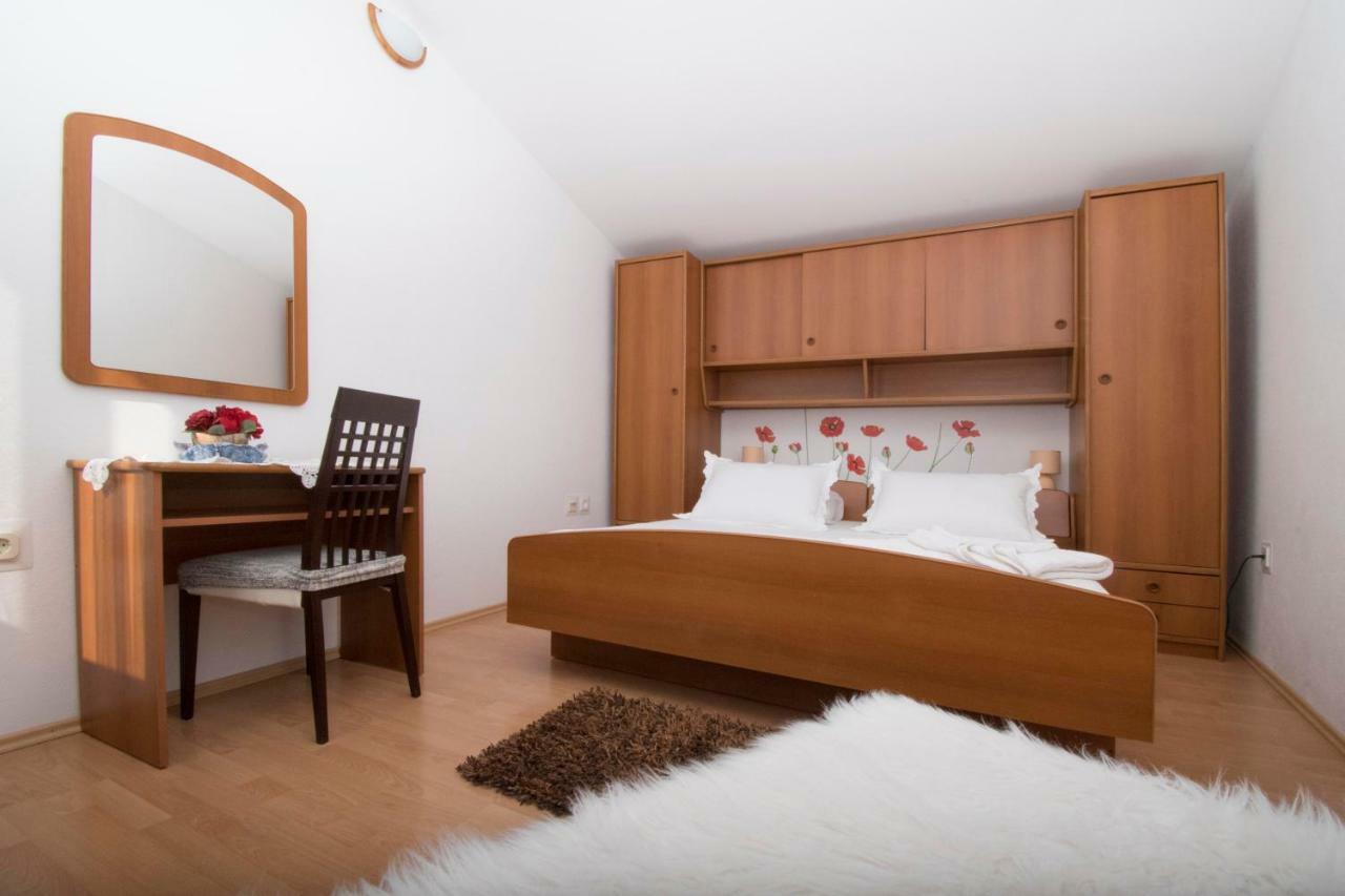 Apartment & Rooms Meri Tučepi エクステリア 写真