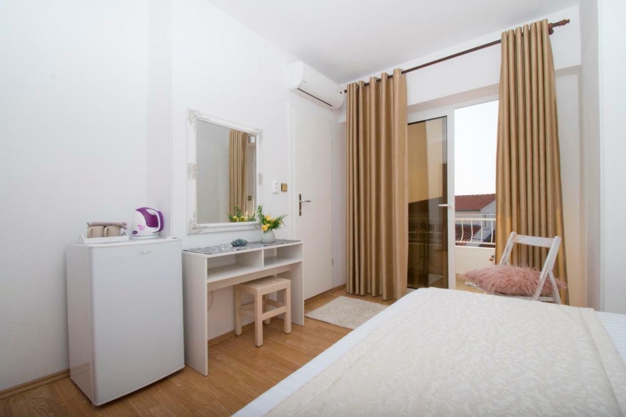 Apartment & Rooms Meri Tučepi エクステリア 写真