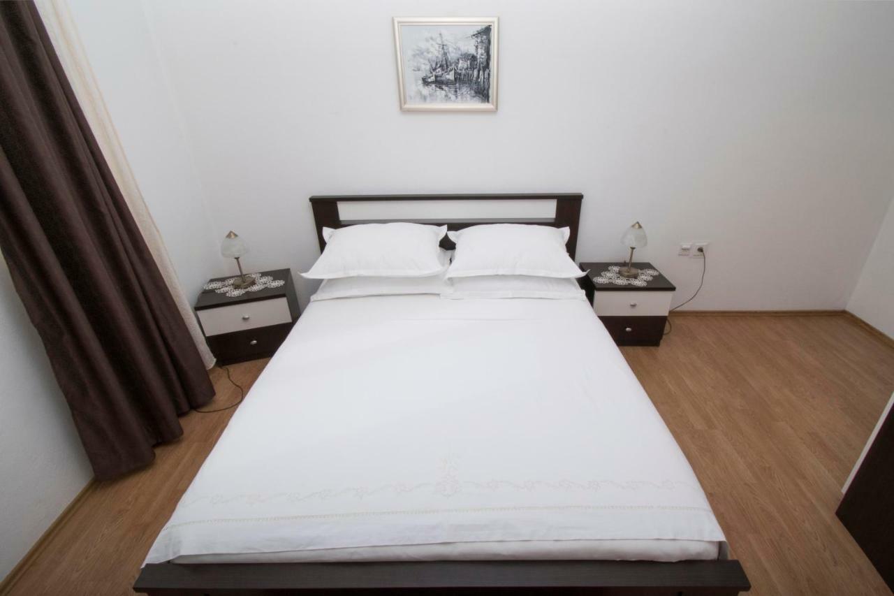 Apartment & Rooms Meri Tučepi エクステリア 写真